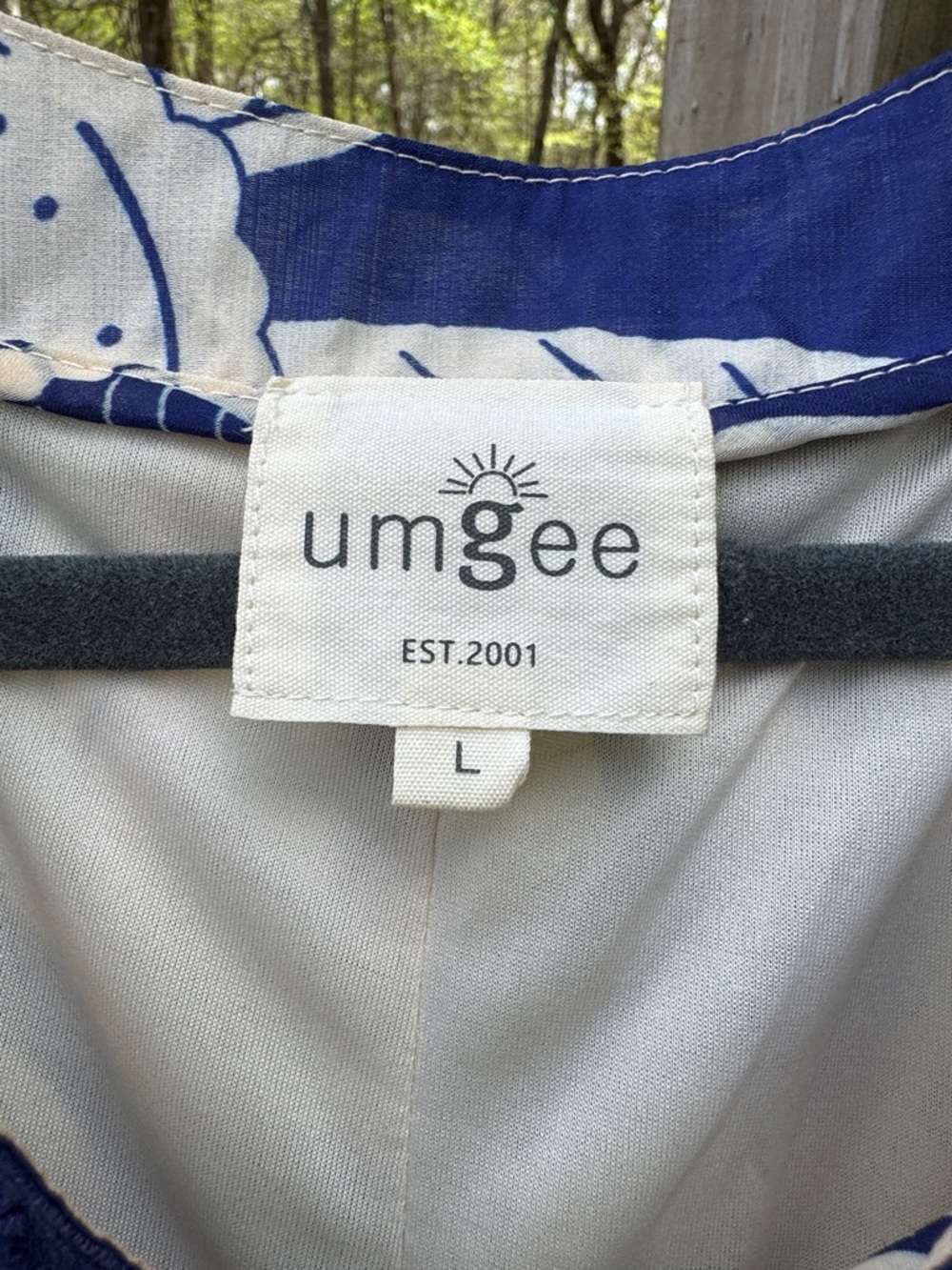 Umgee Blue and Cream Floral Split-Neck Peasant Top - Picture 3 of 5